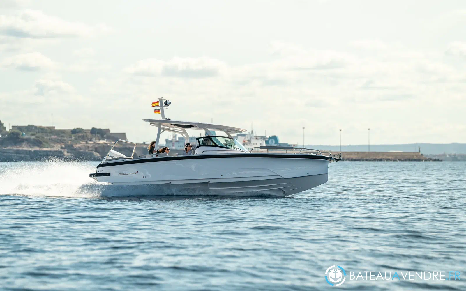 slider 3 Axopar 29 Sun Top