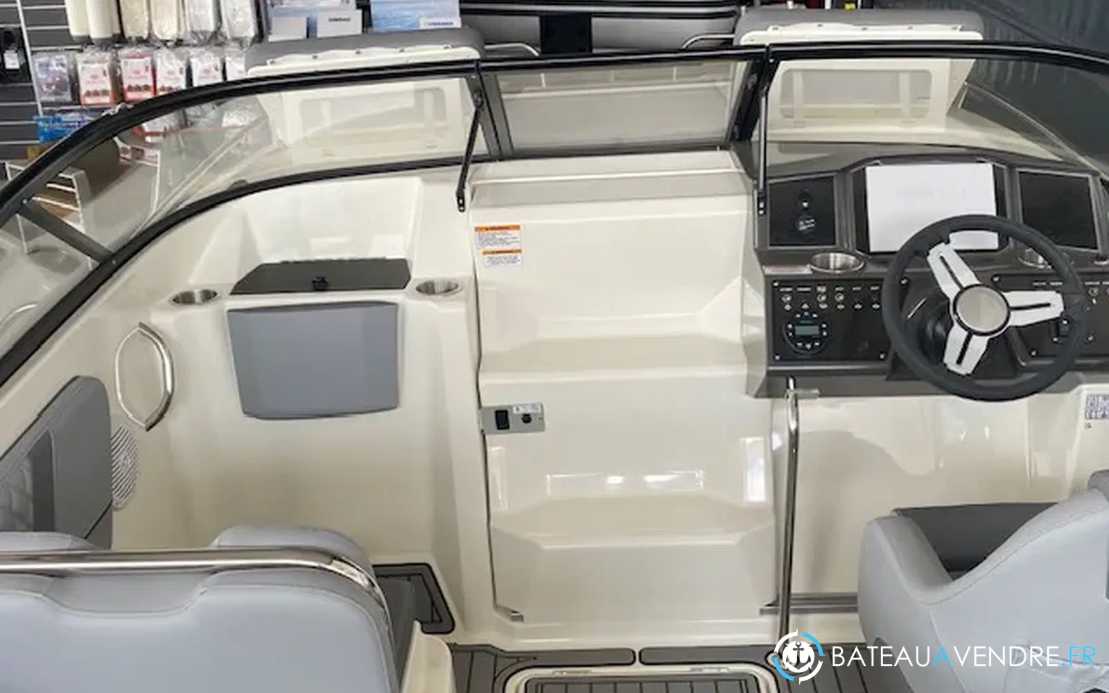 slider 3 Bayliner VR6 Cuddy