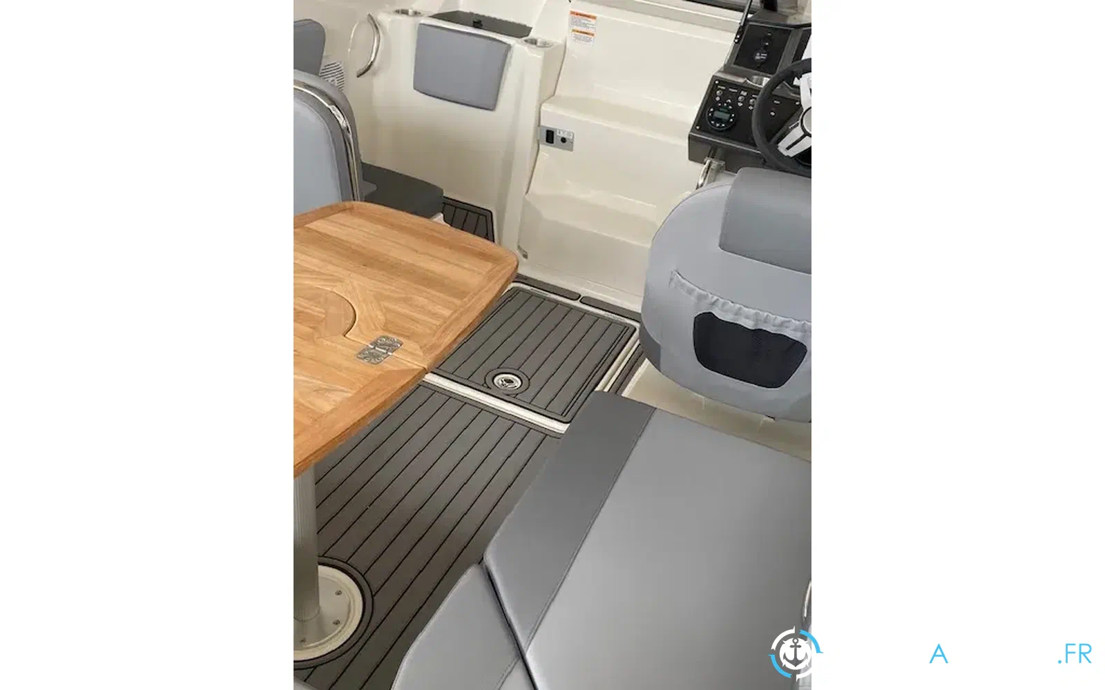 slider 4 Bayliner VR6 Cuddy