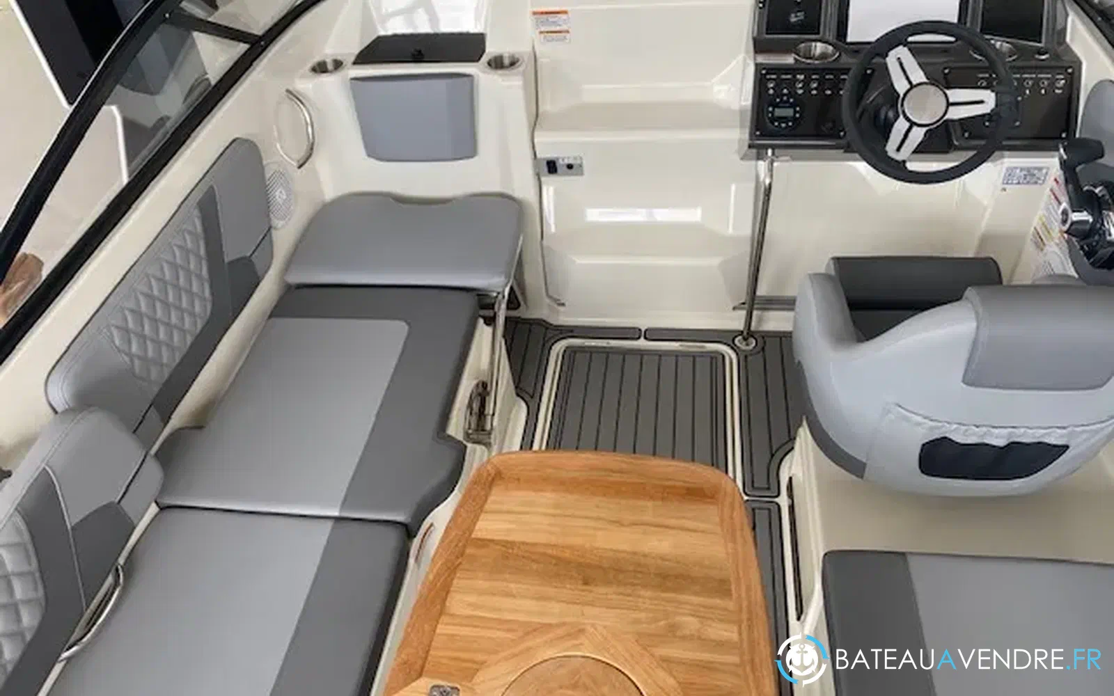 slider 8 Bayliner VR6 Cuddy