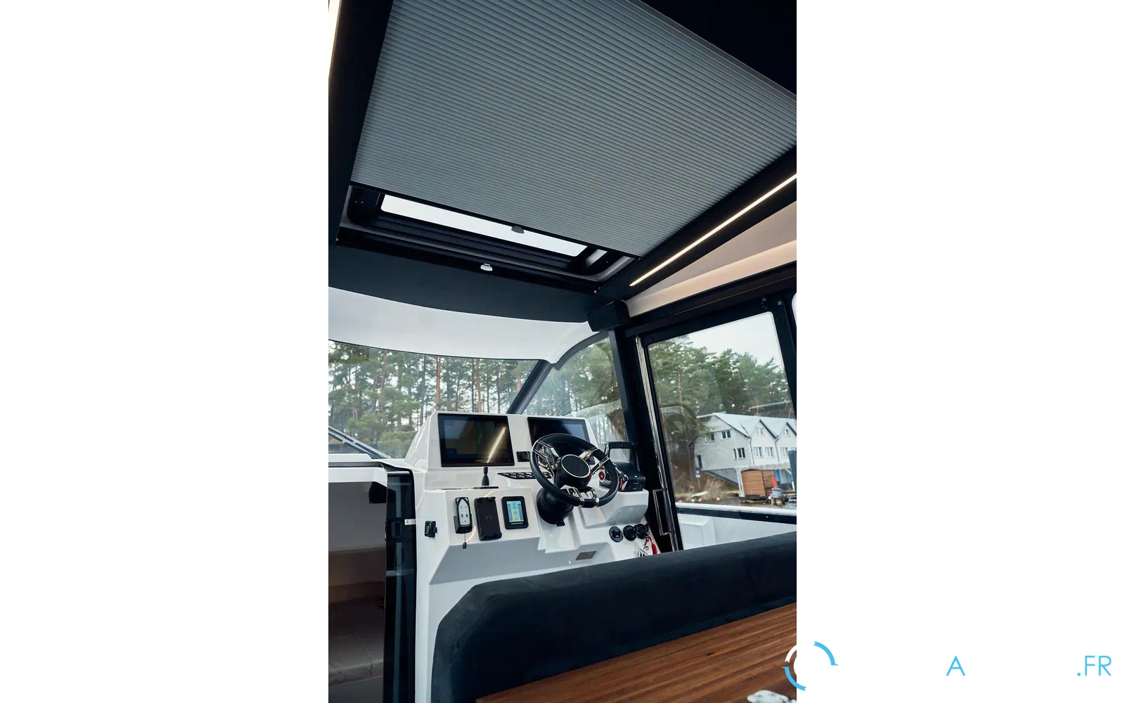 slider 8 Virtue V10 Cabin