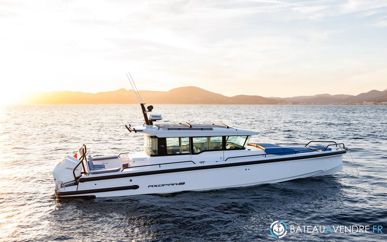 slider 0 Axopar 37 XC Cross Cabin