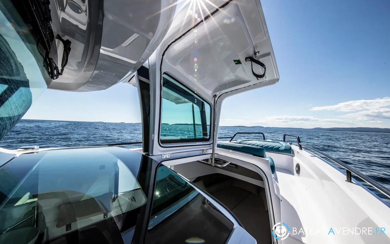 slider 24 Axopar 37 XC Cross Cabin