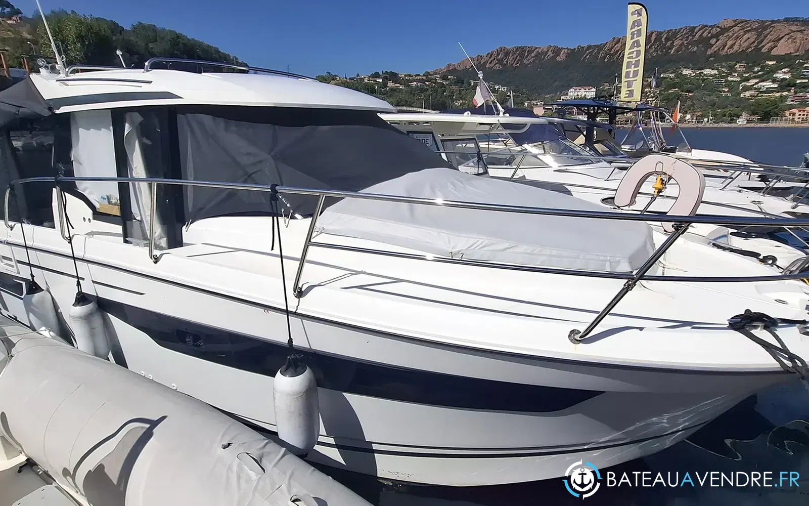slider 0 Jeanneau Merry Fisher 895