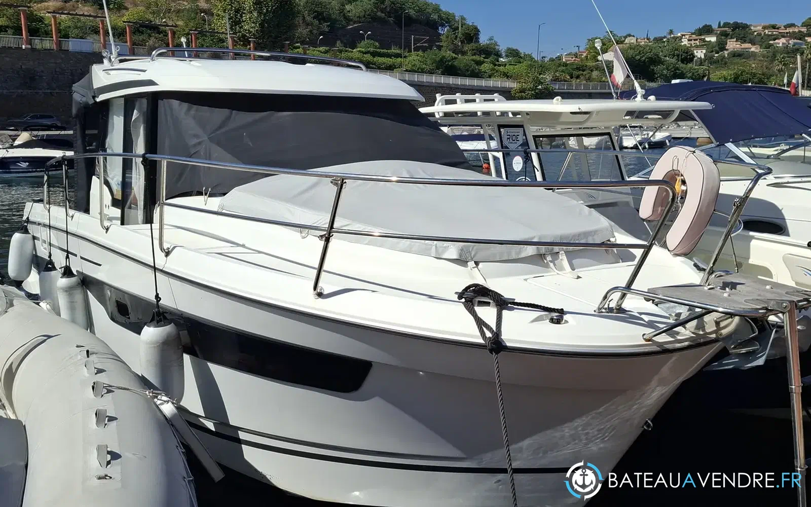 slider 15 Jeanneau Merry Fisher 895