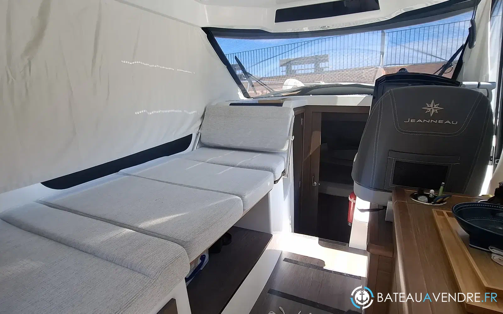 slider 2 Jeanneau Merry Fisher 895