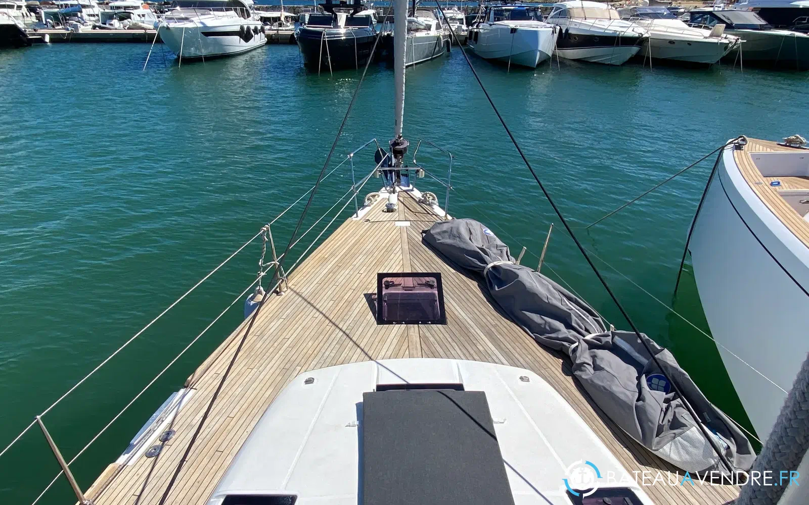 slider 10 Beneteau Sense 50