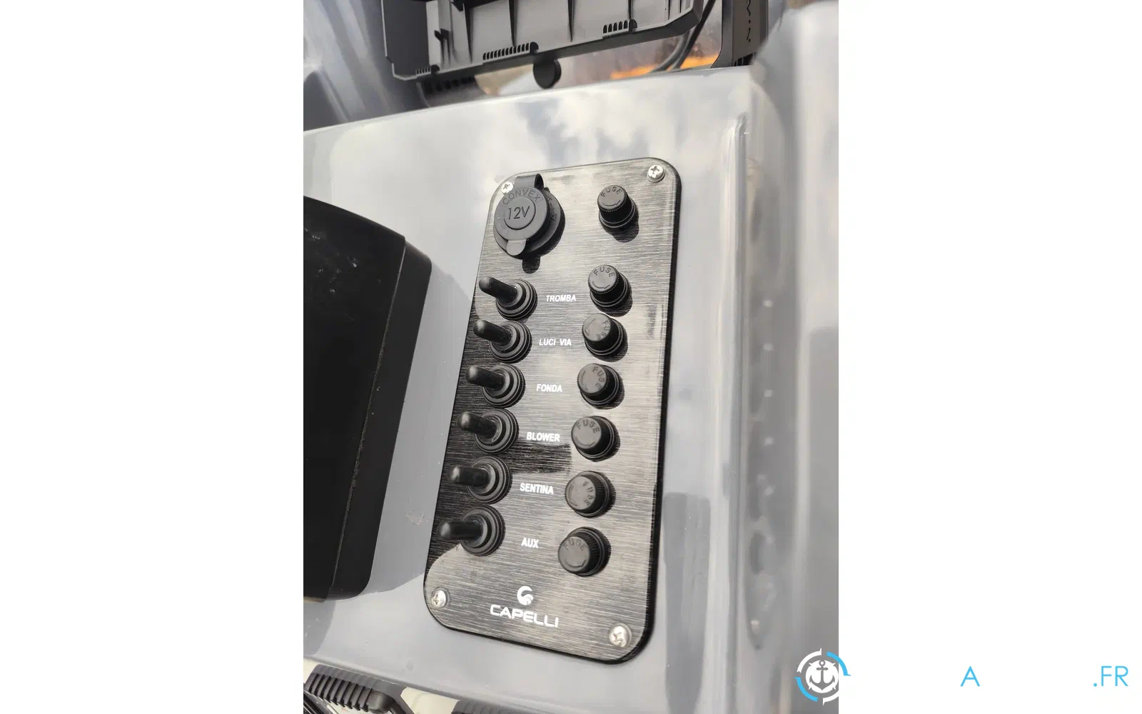 slider 14 Capelli Tempest 700