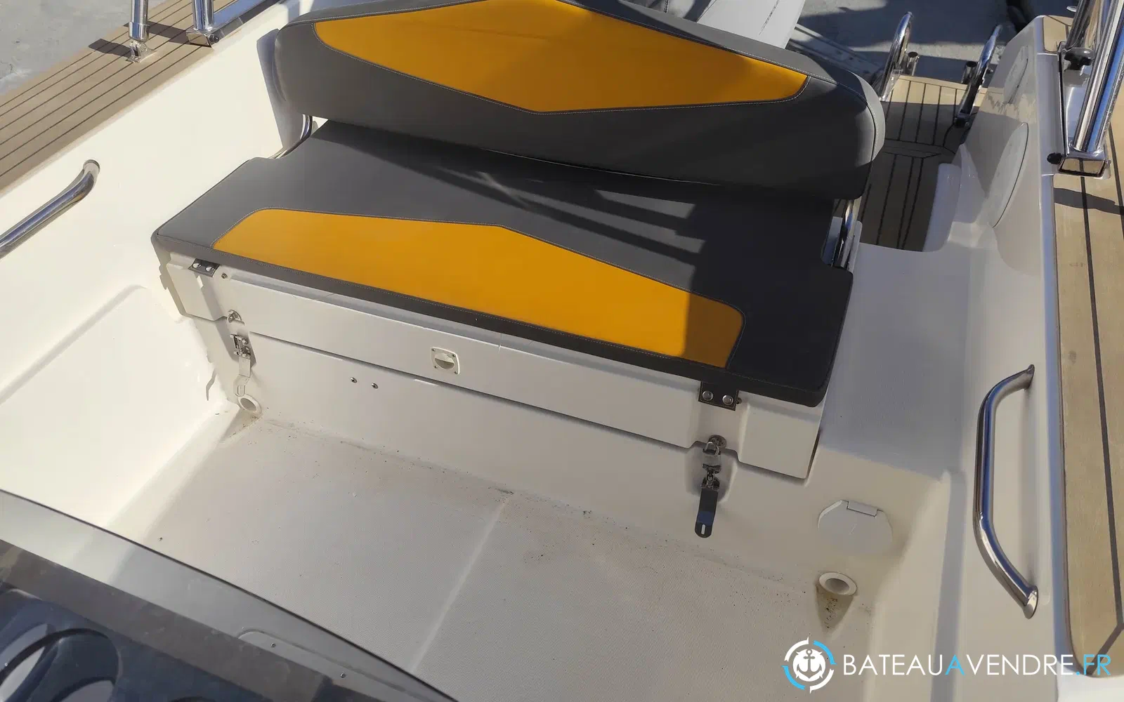 slider 27 Capelli Tempest 700