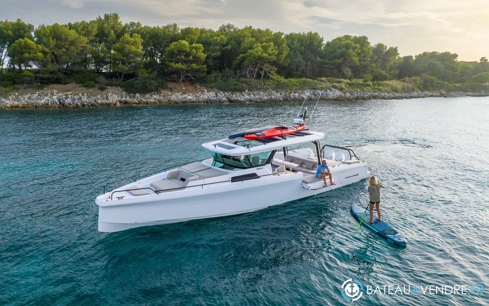 slider 3 Axopar 45 Cross Top