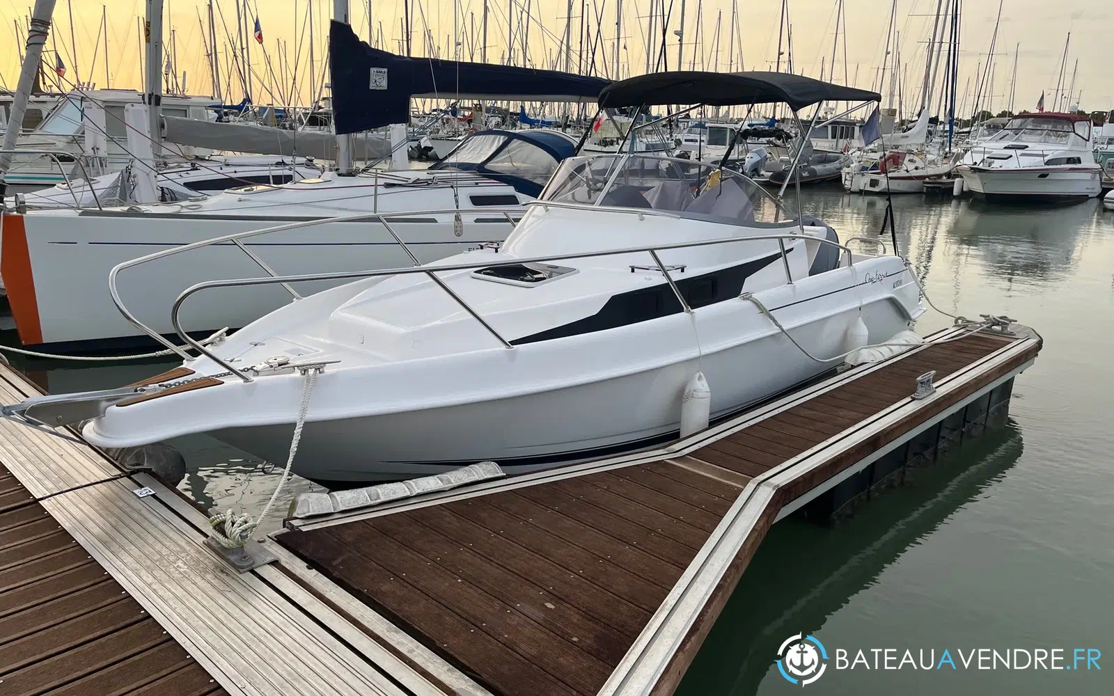 slider 1 B2 Marine Cap Ferret 752 Cruiser