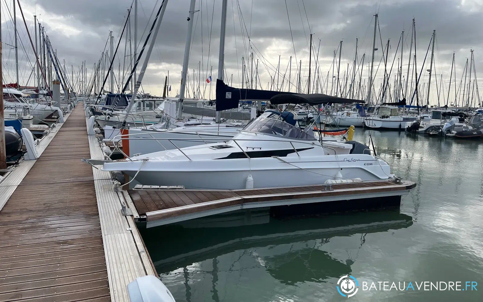 slider 6 B2 Marine Cap Ferret 752 Cruiser