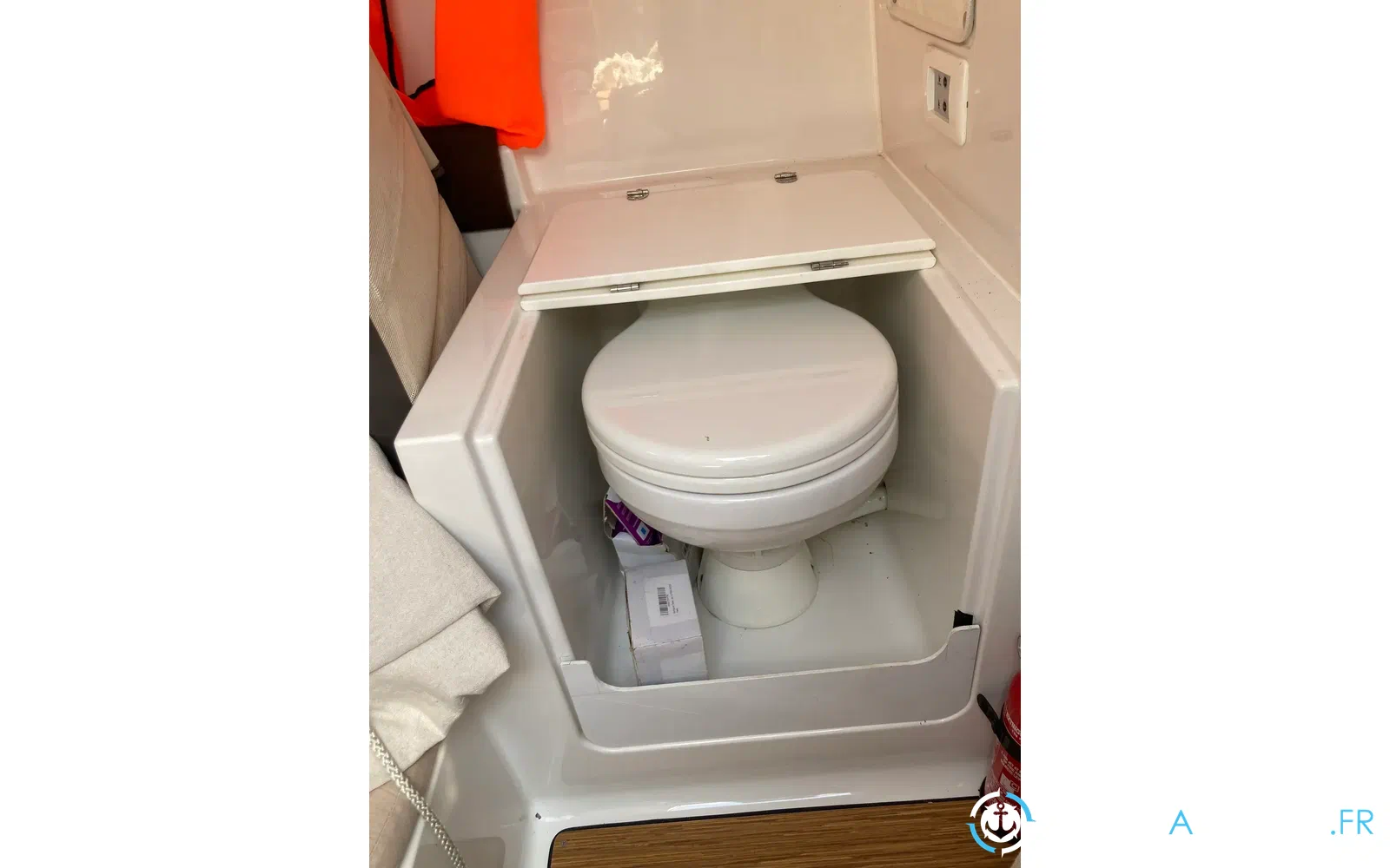 slider 10 Pacific Craft 650 WA
