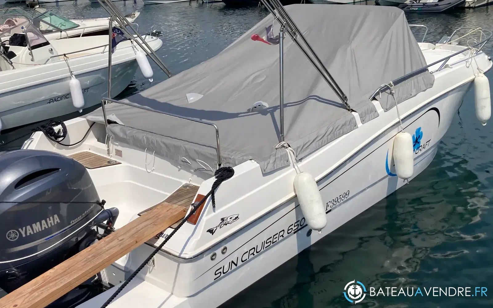 slider 12 Pacific Craft 650 WA