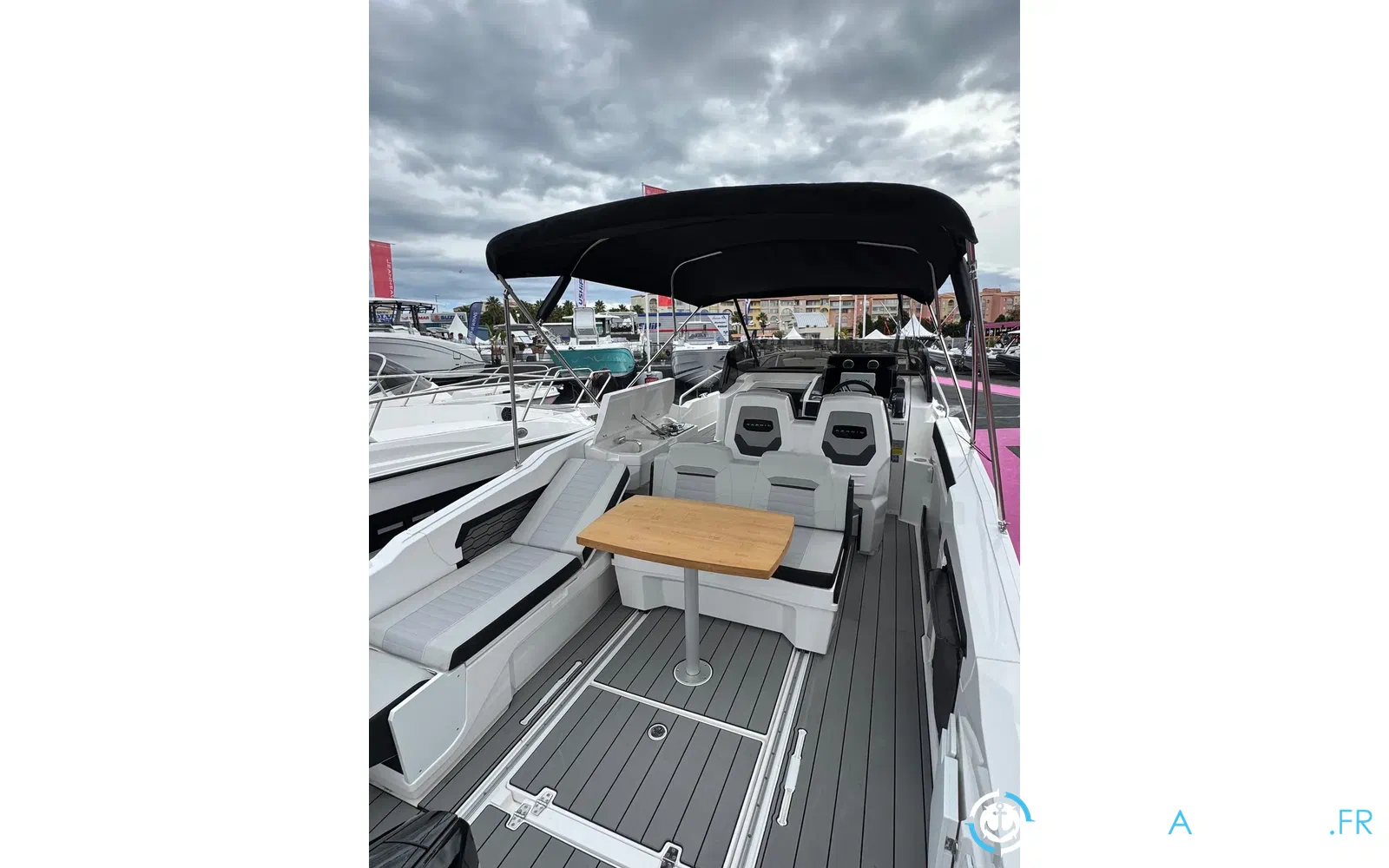 slider 6 Karnic R8