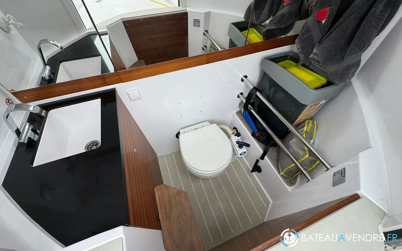 slider 24 Axopar 28 Open