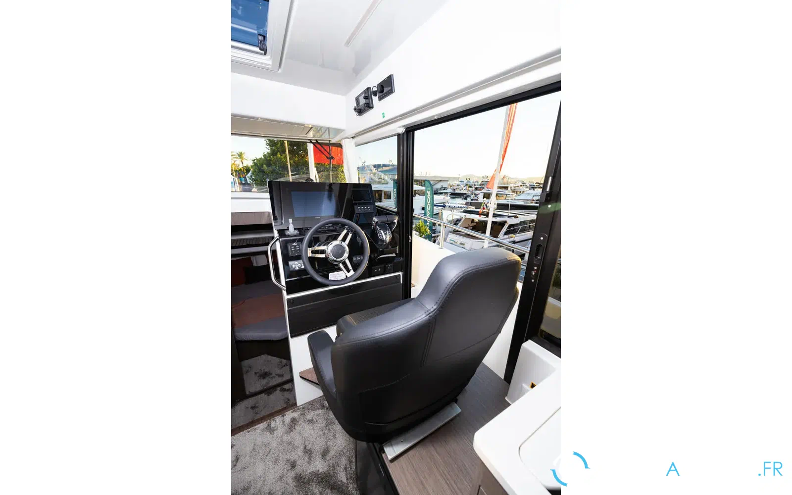 slider 10 Jeanneau Merry Fisher 895 Sport