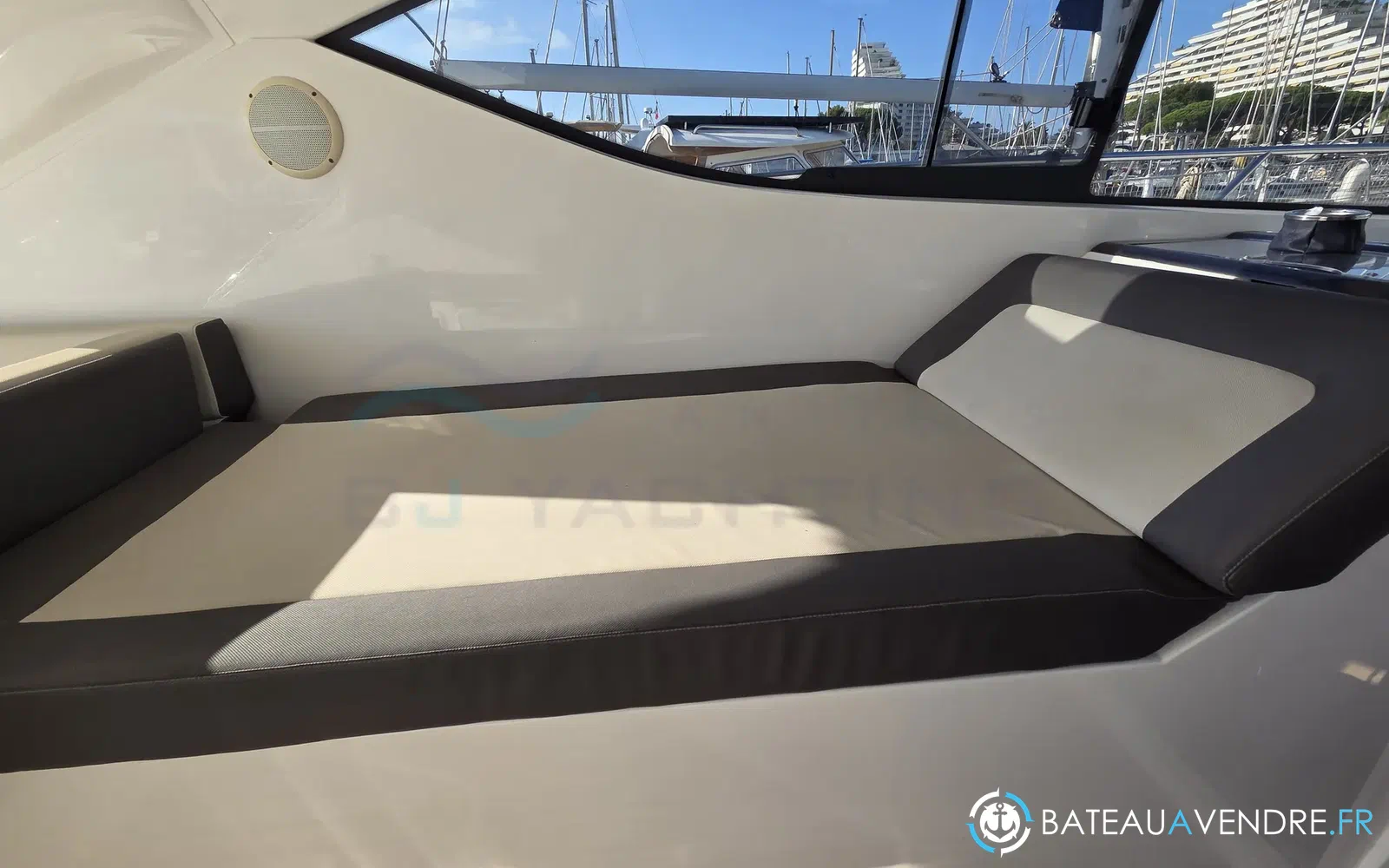 slider 9 Galeon 405 HTL