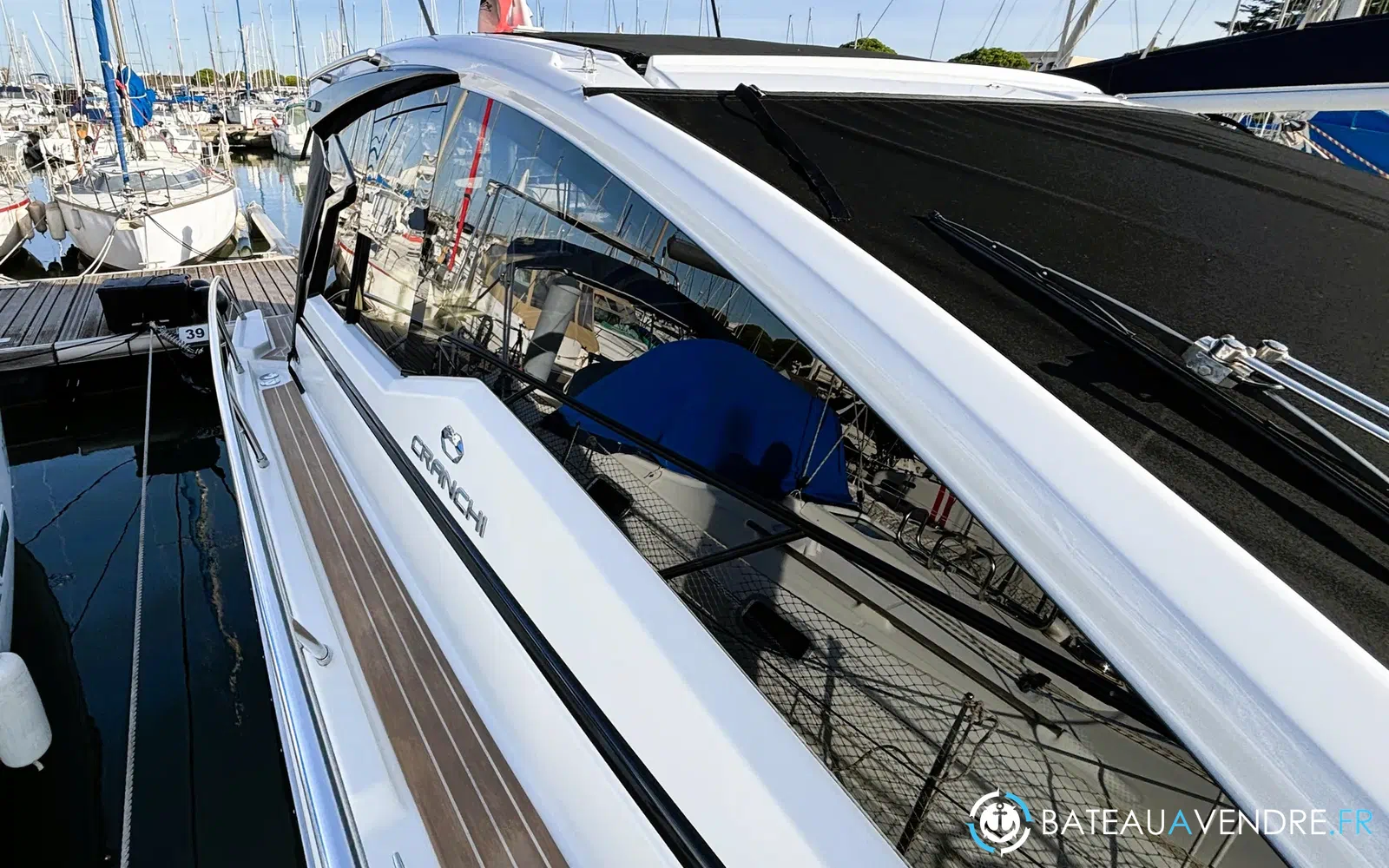 slider 8 Cranchi M 38 Hard Top