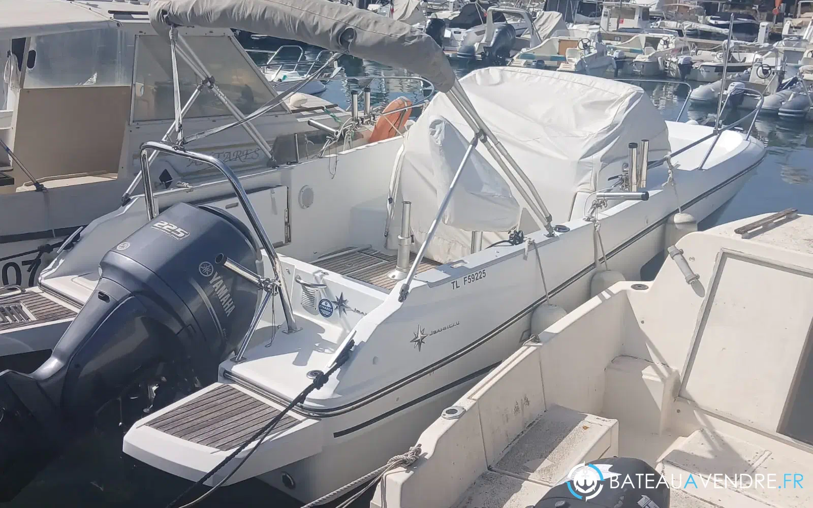 slider 0 Jeanneau Cap Camarat 7.5 WA