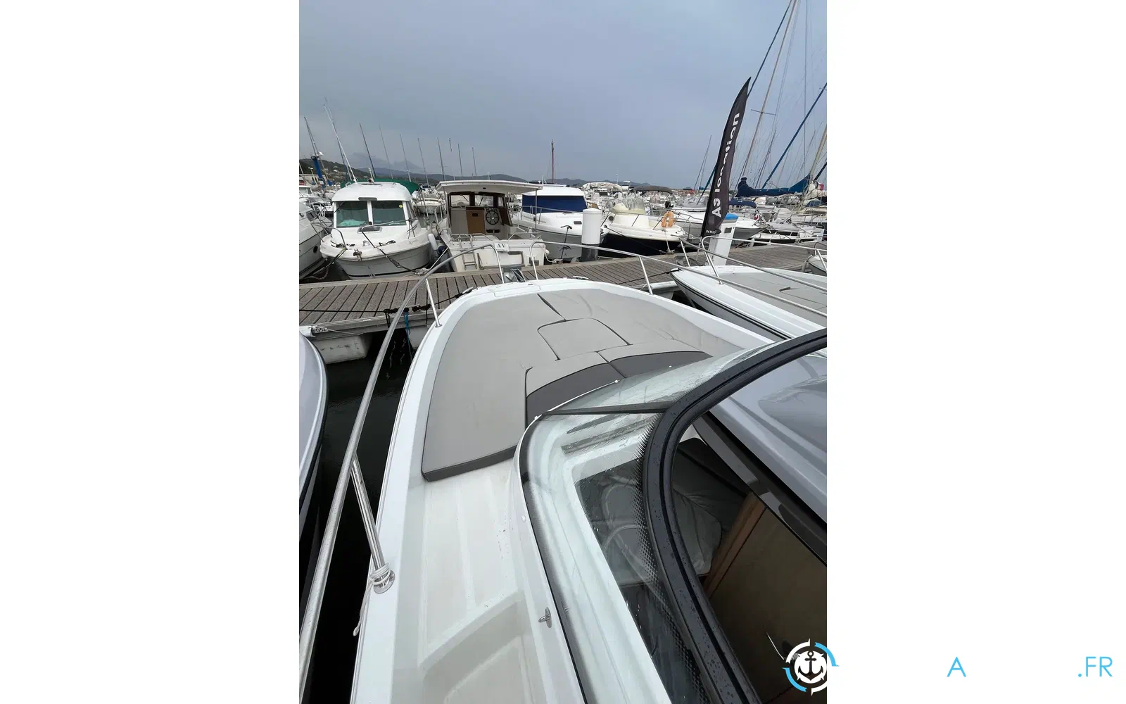 slider 9 Jeanneau Cap Camarat 7.5 WA
