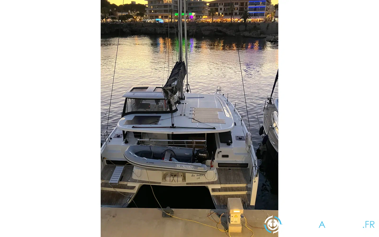 slider 1 Lagoon 42