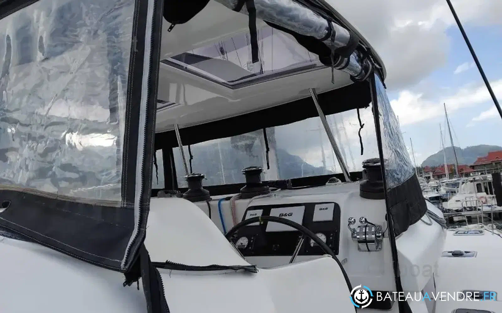 slider 5 Lagoon 450 Sport Top