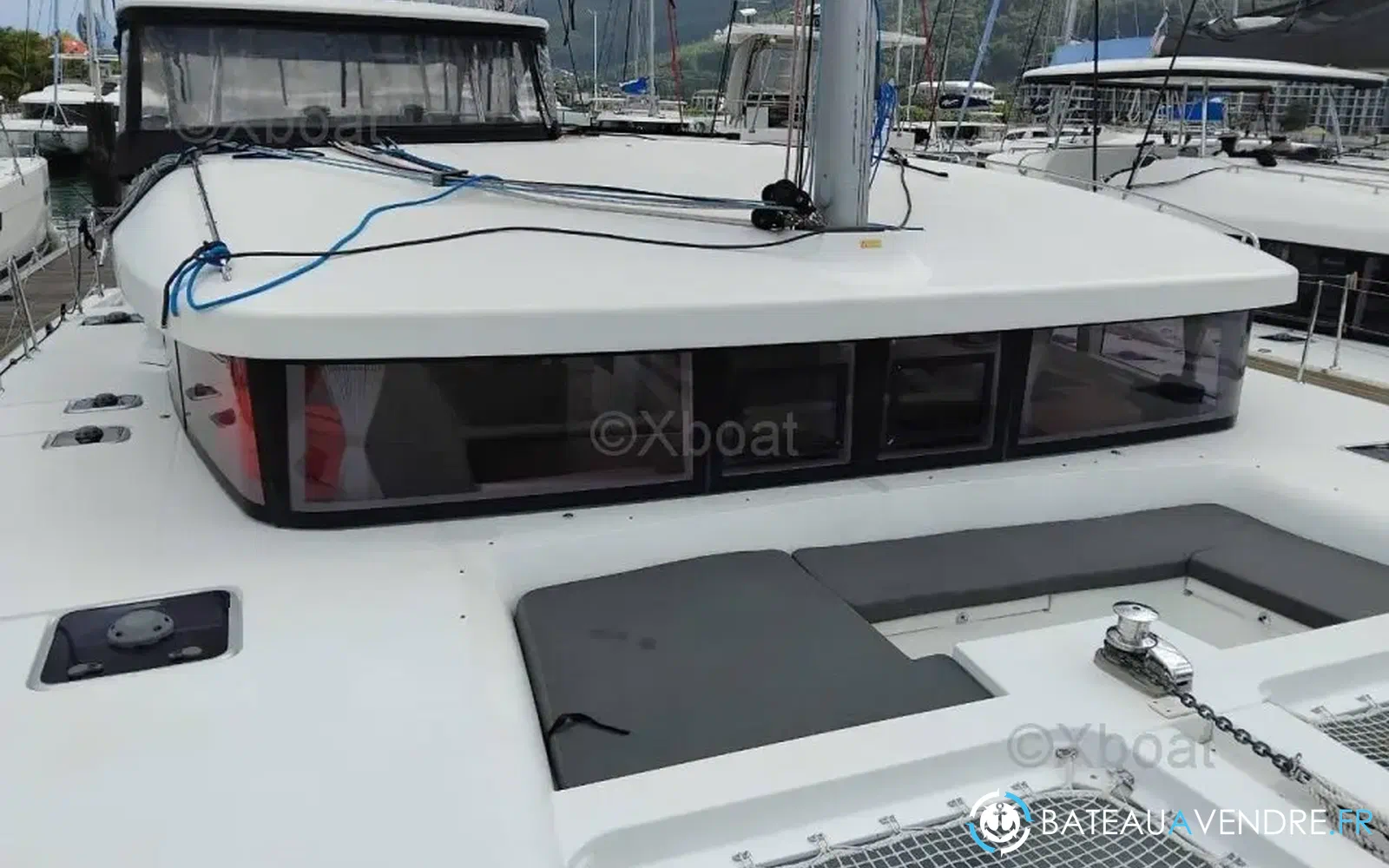 slider 8 Lagoon 450 Sport Top