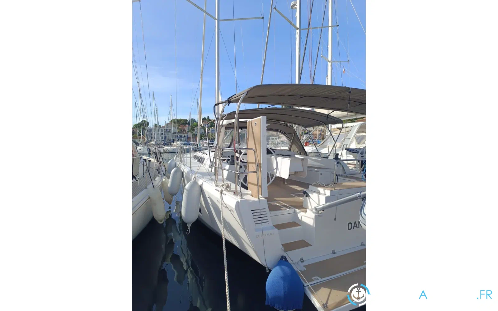 slider 10 Dufour 470