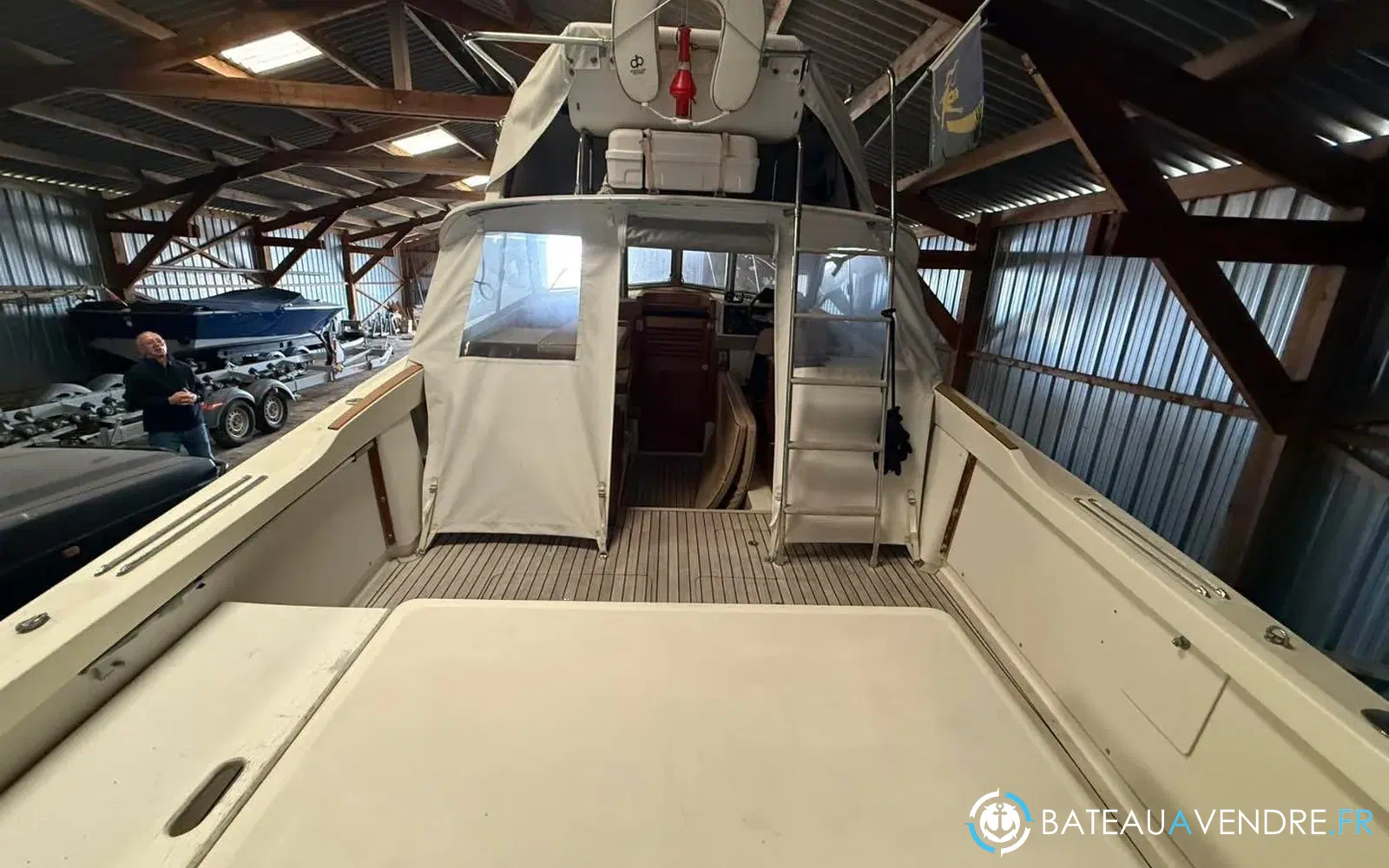 slider 3 Bertram Riva 25