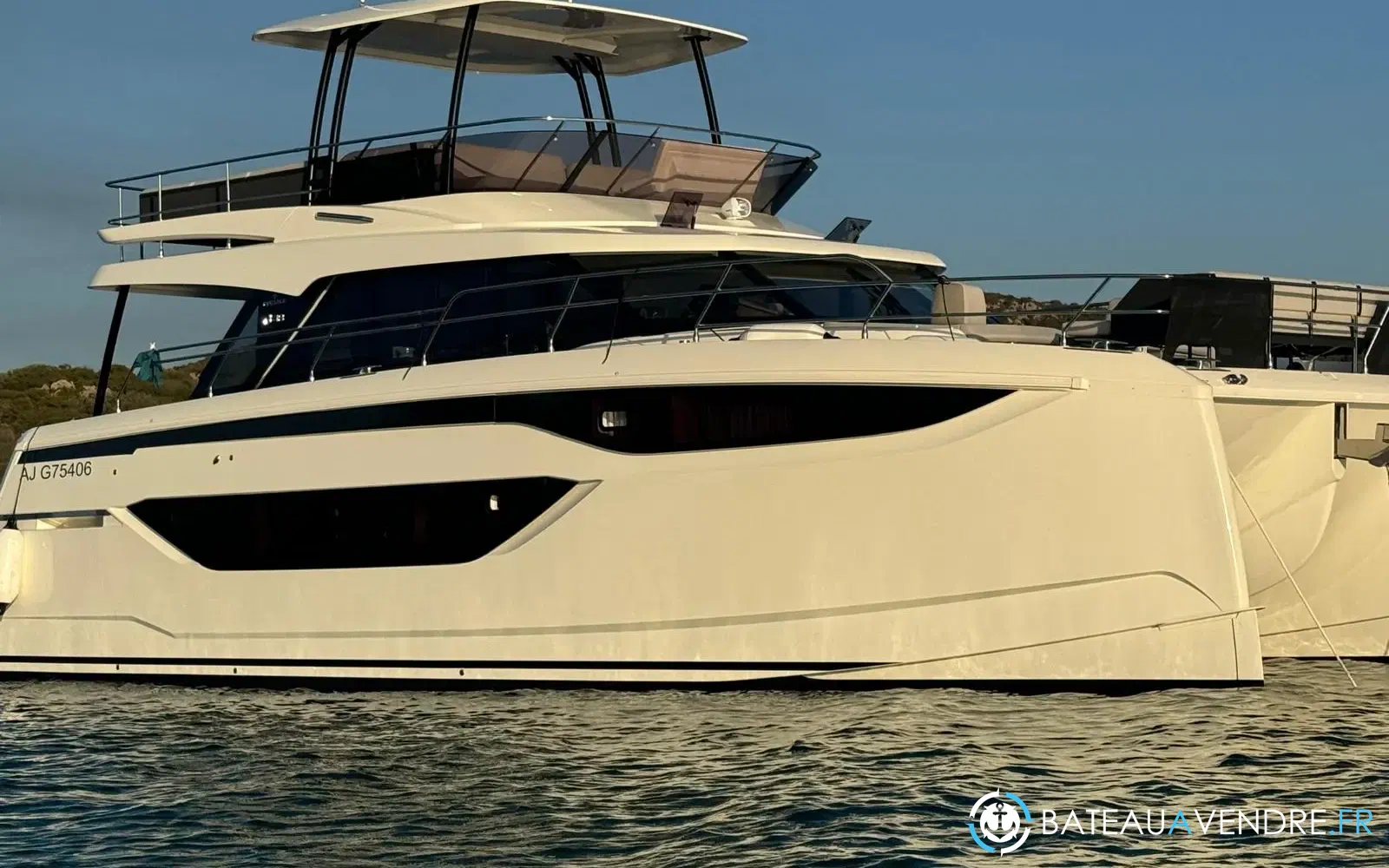 slider 2 Prestige Yachts M48
