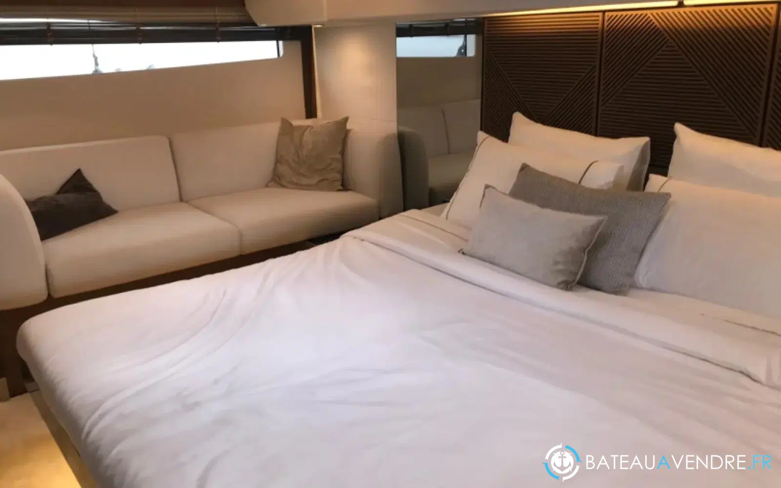 slider 7 Prestige Yachts M48