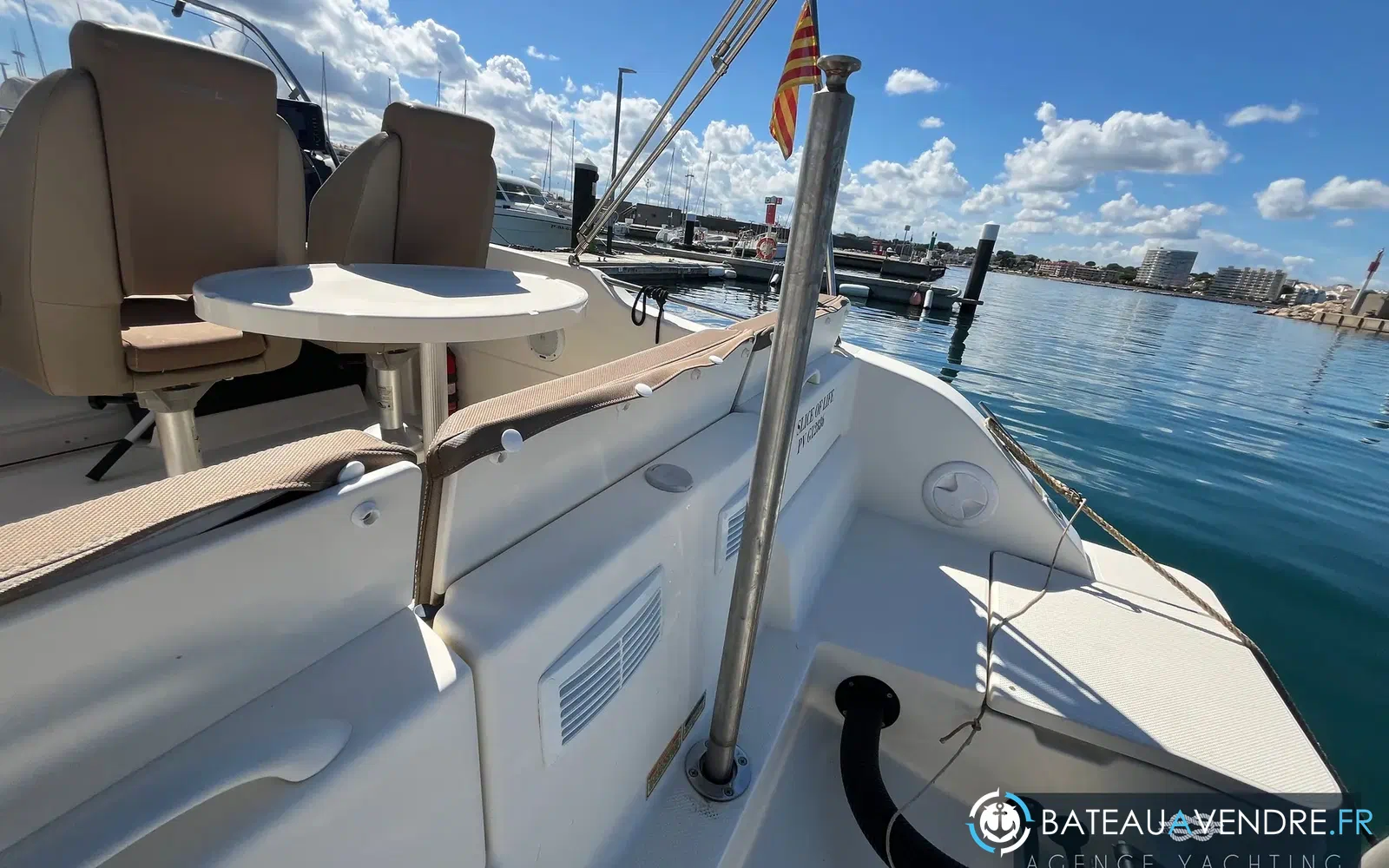 slider 16 Quicksilver Activ 675 Sundeck