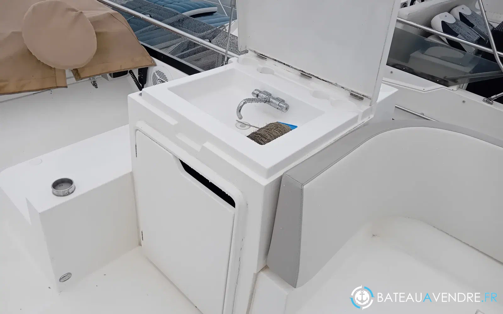 slider 9 Galeon 420 Fly