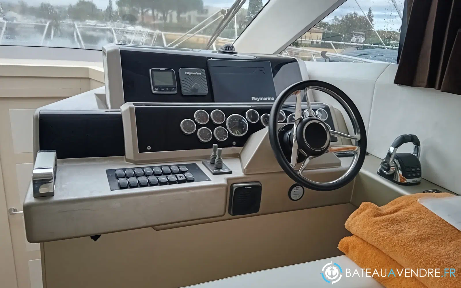 slider 13 Galeon 420 Fly