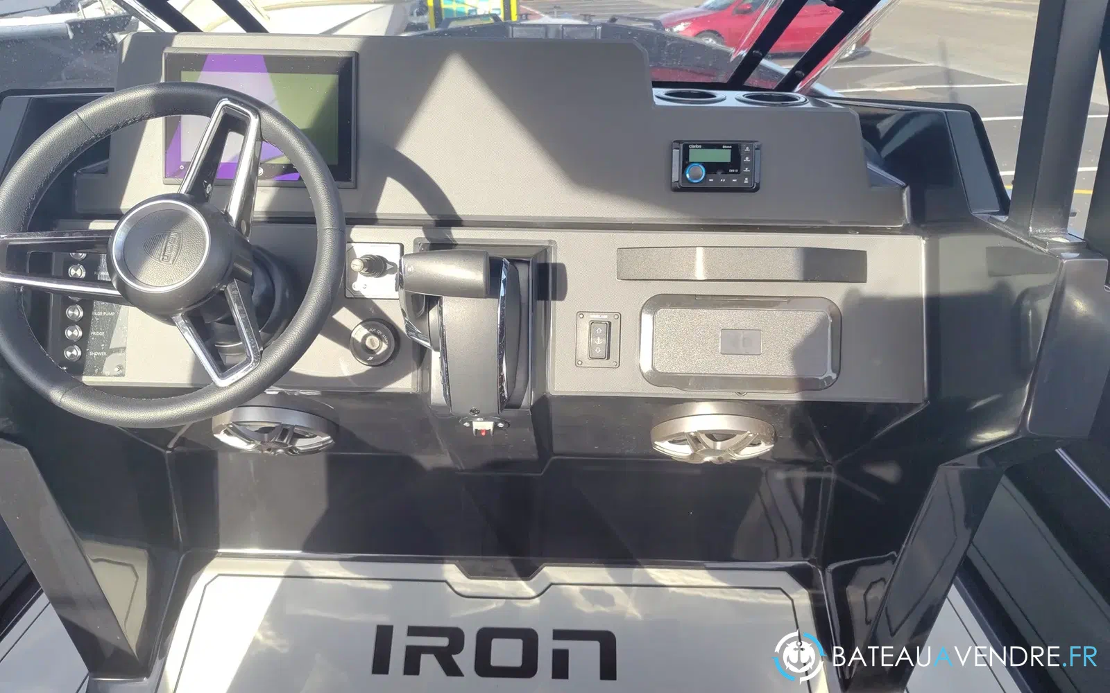 slider 6 Iron Boats 907