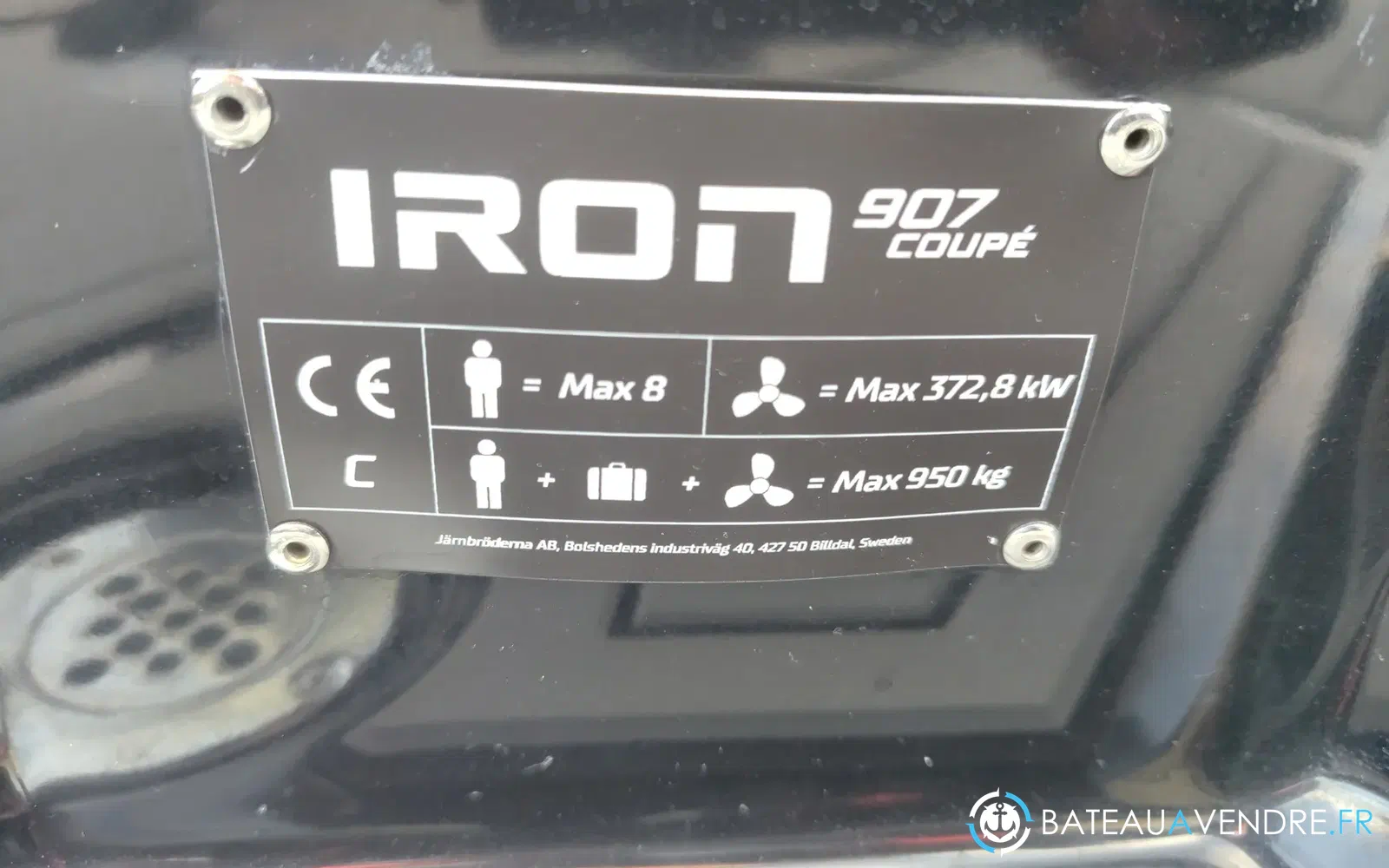 slider 16 Iron Boats 907