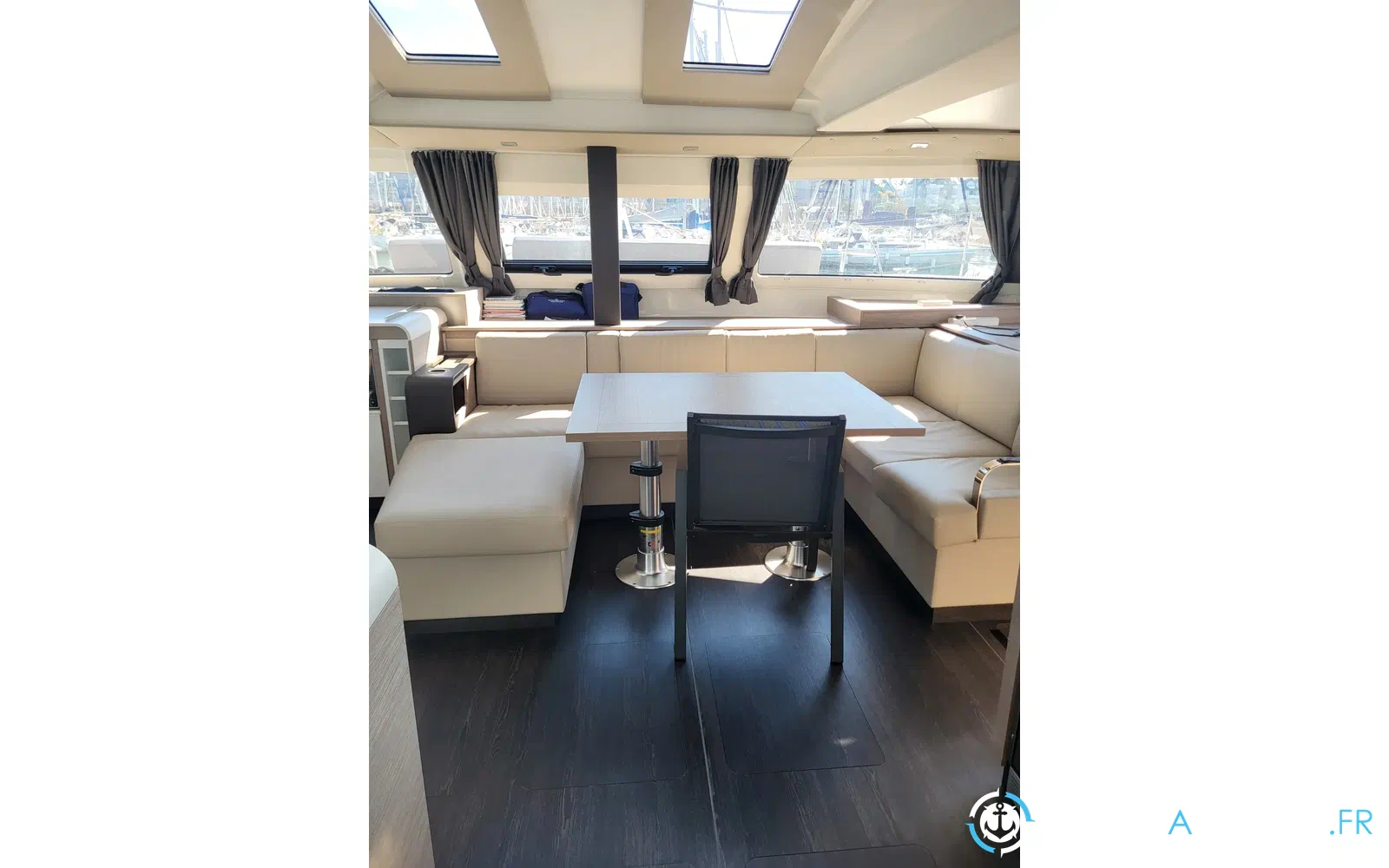 slider 10 Fountaine Pajot Elba 45