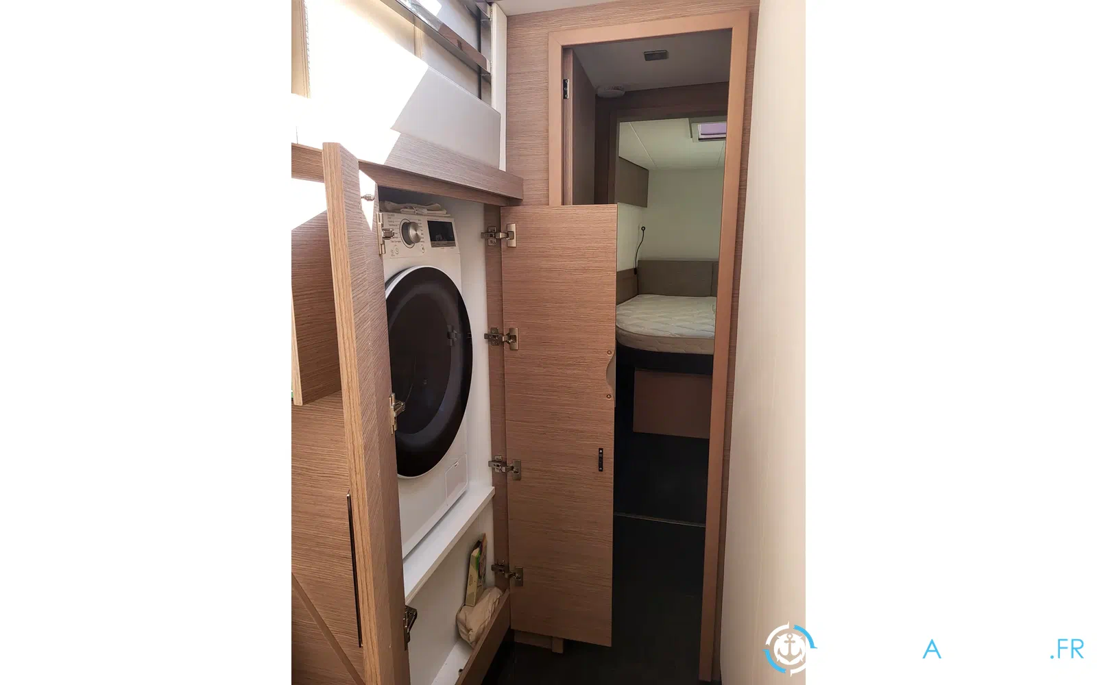 slider 32 Fountaine Pajot Elba 45