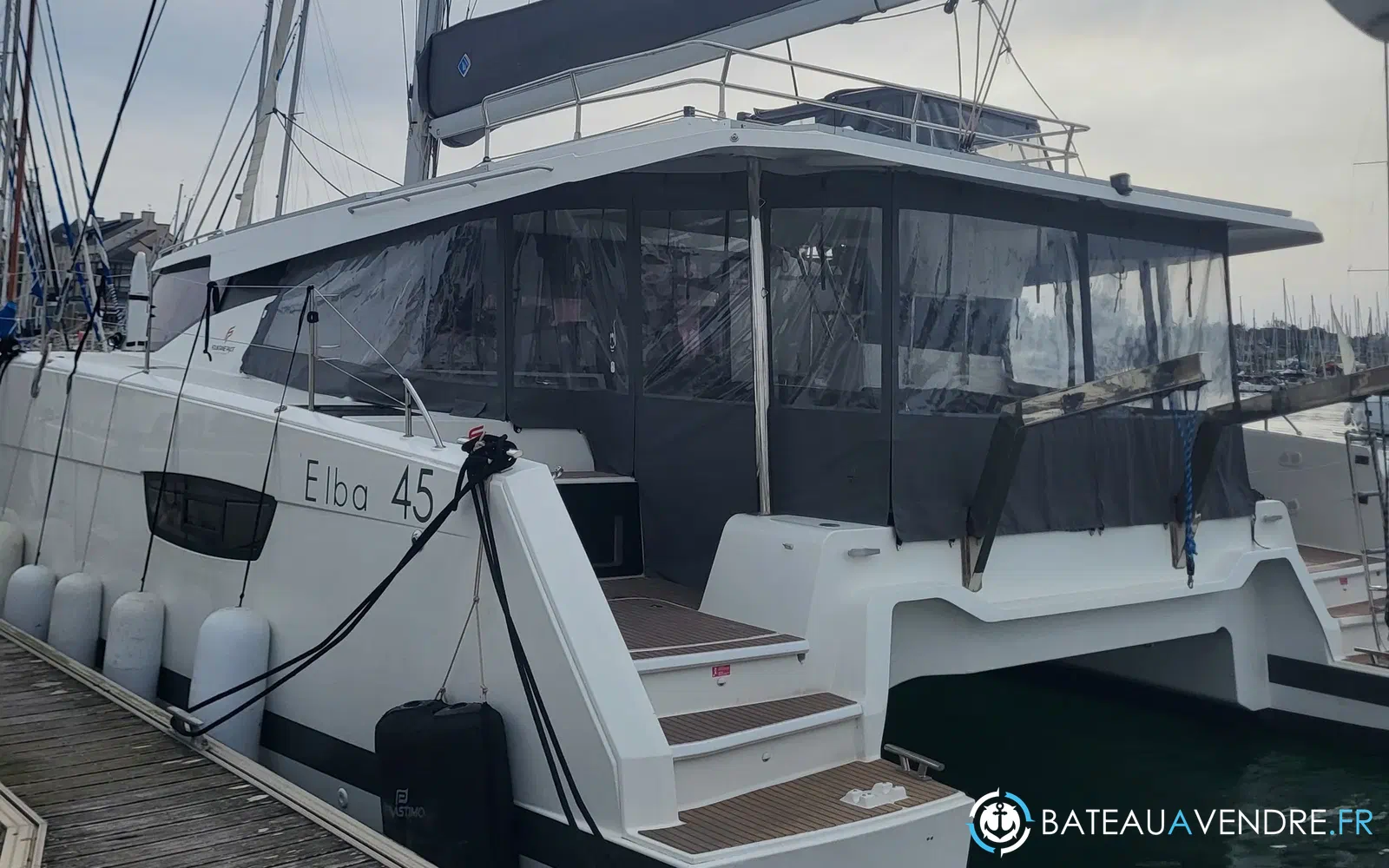 slider 0 Fountaine Pajot Elba 45