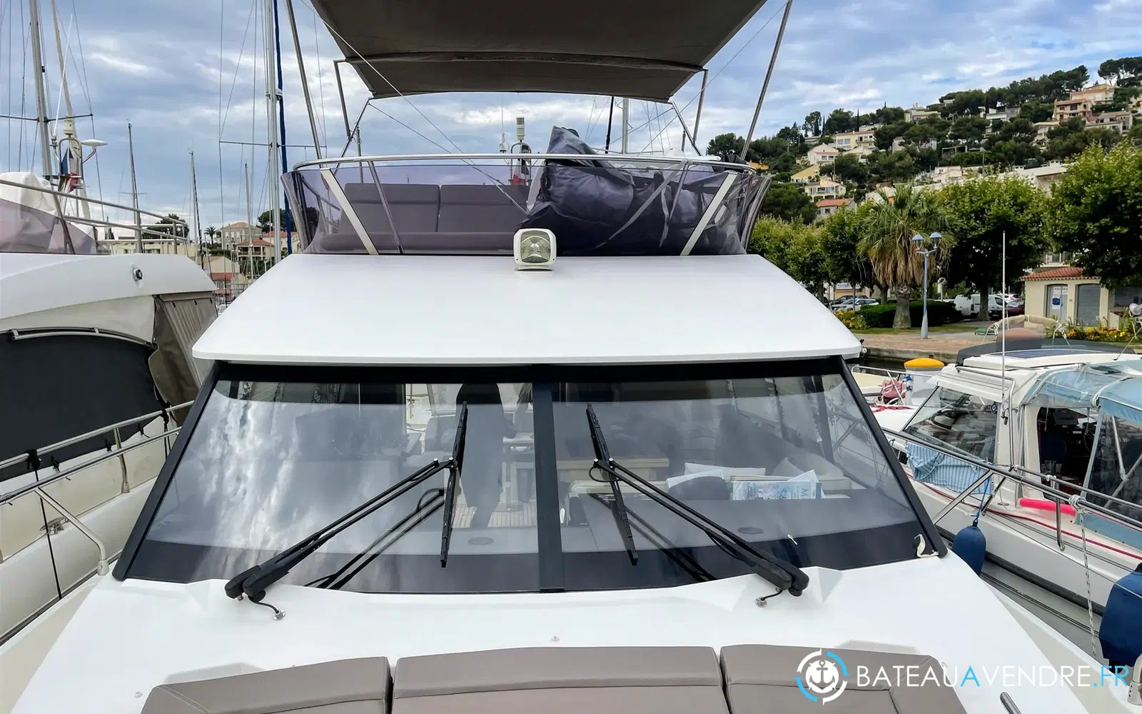 slider 2 Prestige Yachts 420 Fly