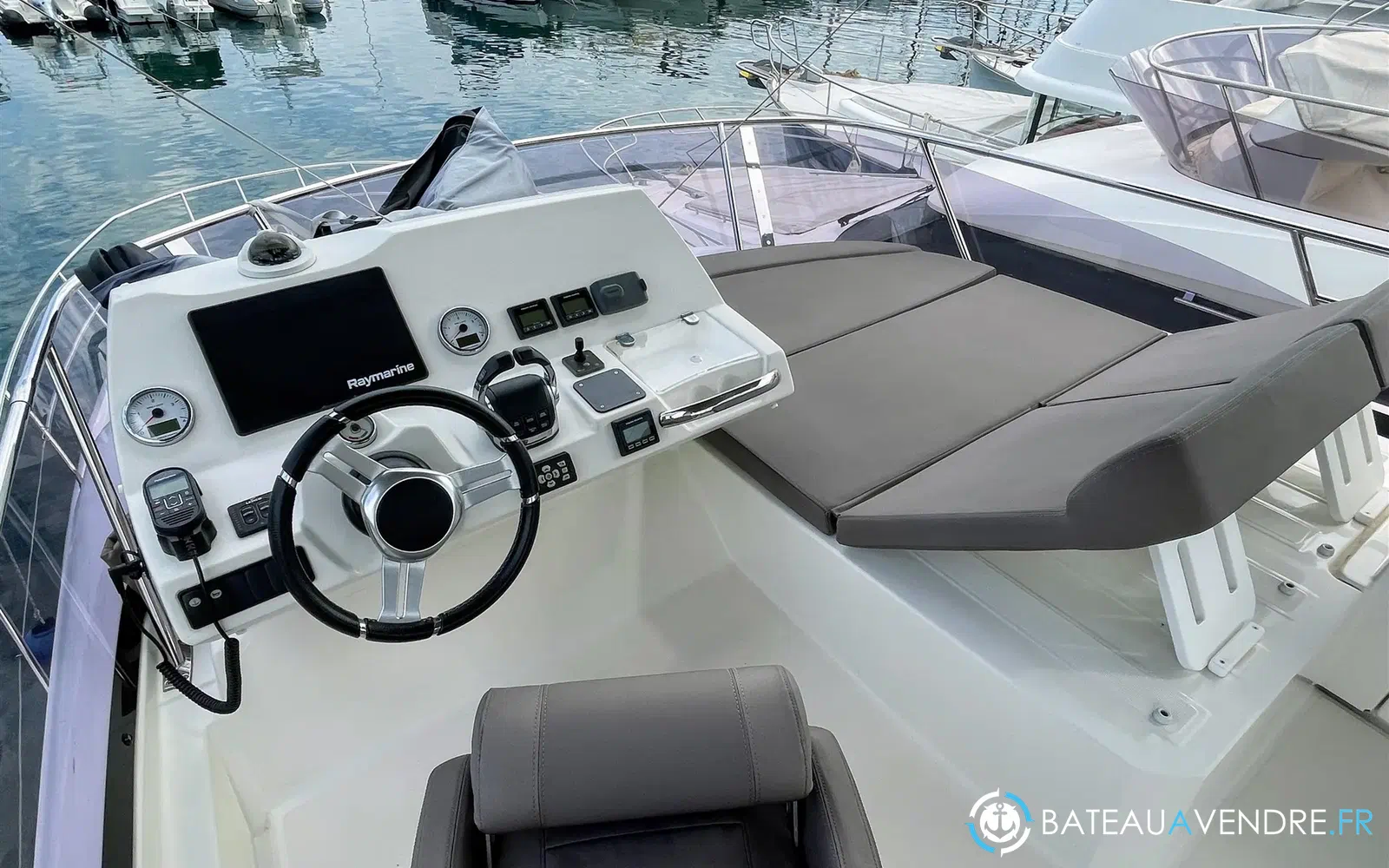 slider 3 Prestige Yachts 420 Fly