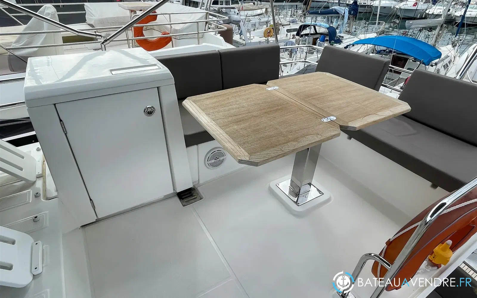 slider 7 Prestige Yachts 420 Fly