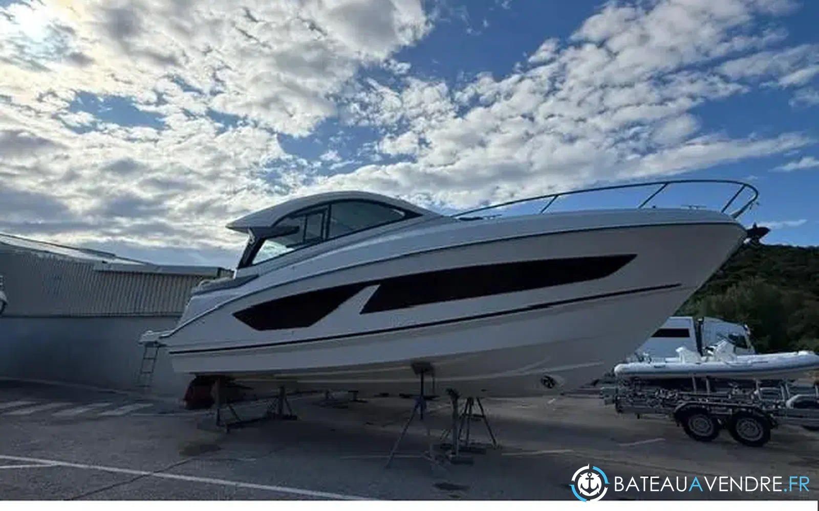 slider 1 Beneteau Gran Turismo 32