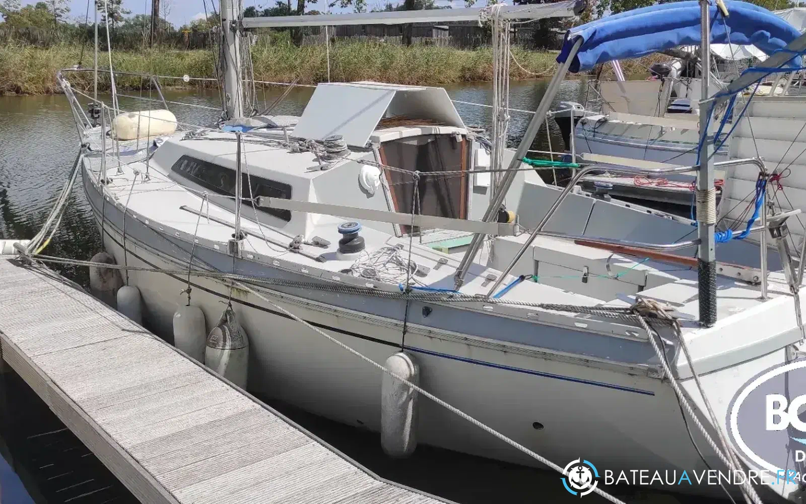slider 0 Jeanneau Aquila