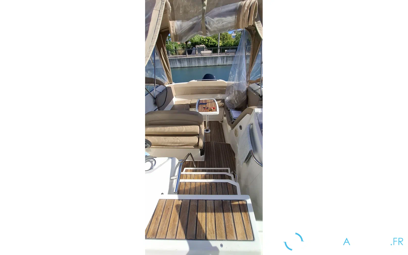 slider 6 Jeanneau Cap Camarat 7.5 DC