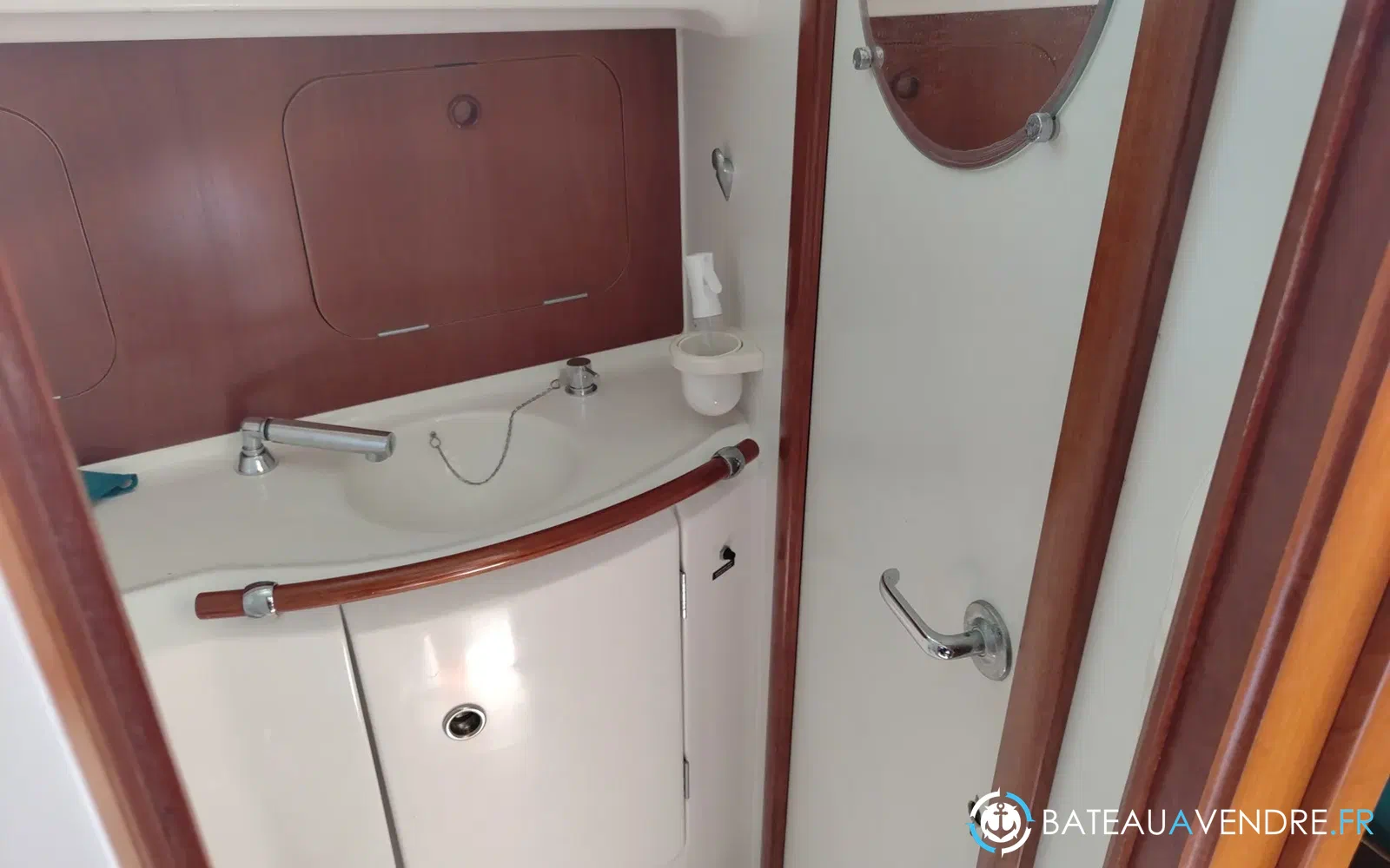 slider 18 Beneteau Ombrine 900