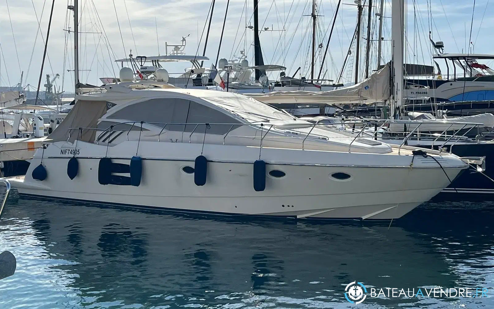 slider 0 Queens Yachts 54