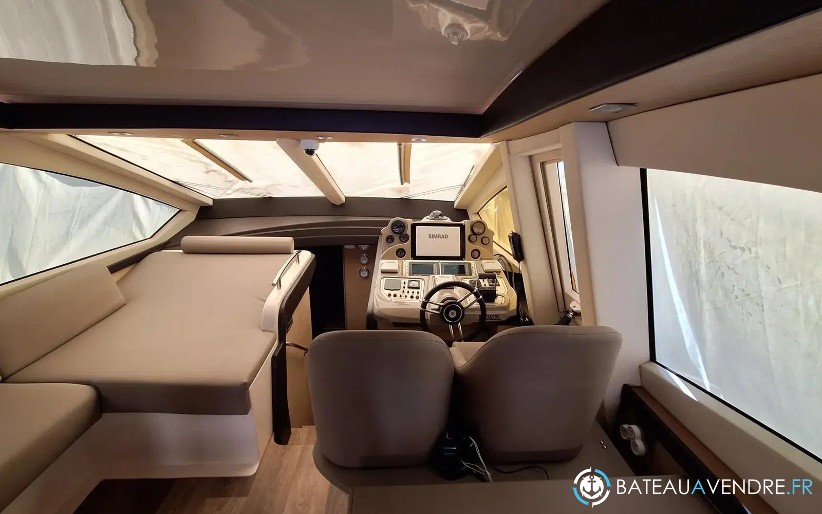 slider 10 Queens Yachts 54