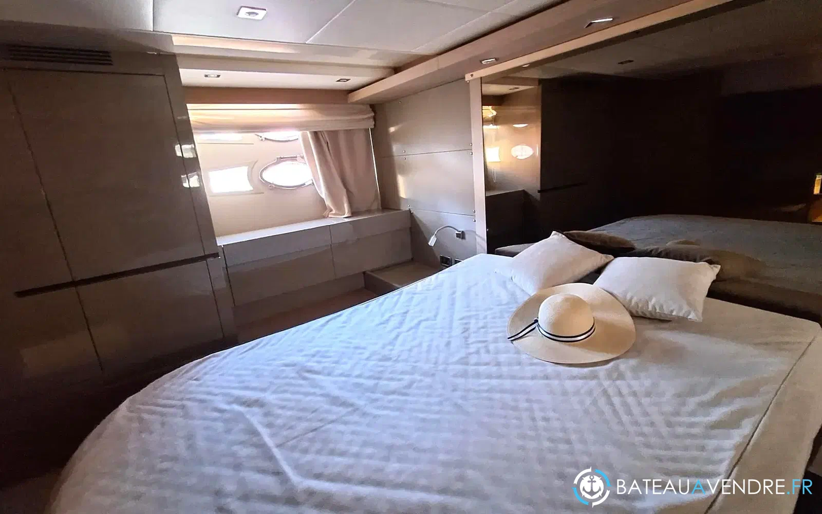 slider 15 Queens Yachts 54
